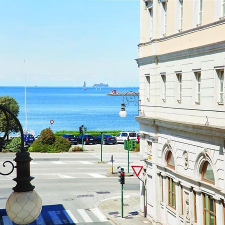 Youme Design Place Hotel Trieste Eksteriør bilde
